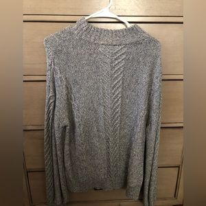 Beautiful and comfortable Gap woven grey sweater, excellent quality & condition